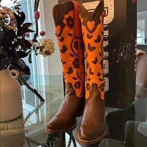 $170 New in Box Dingo Orange and Brown Western Boots Goodness Gracious sz 6.5